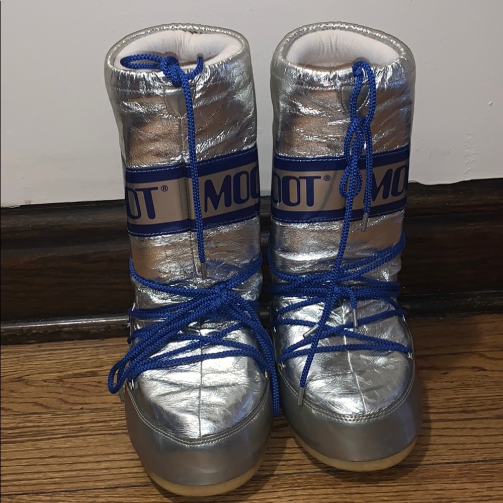Moon Boots